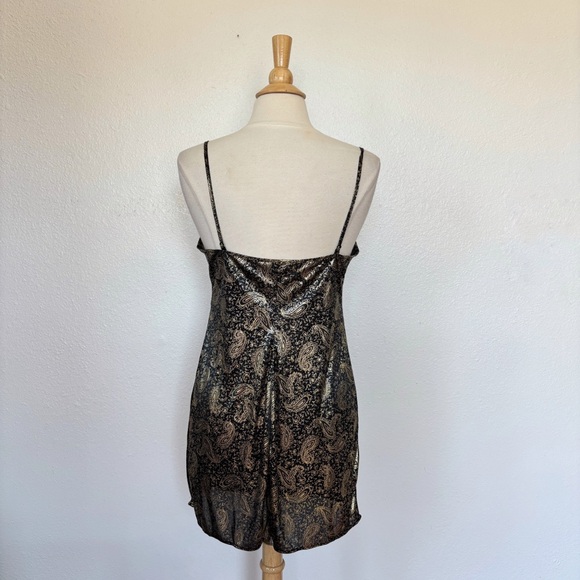 Vintage Black and Gold Paisley Chemise - Picture 9 of 11